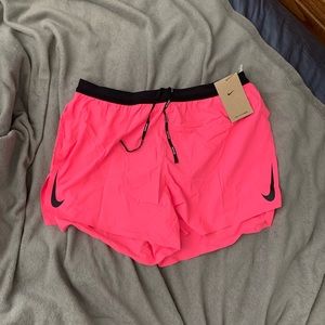 NWT Nike Aeroswift Dri-Fit 4” Lined Running Shorts Hyper Pink Black Men’s Size M